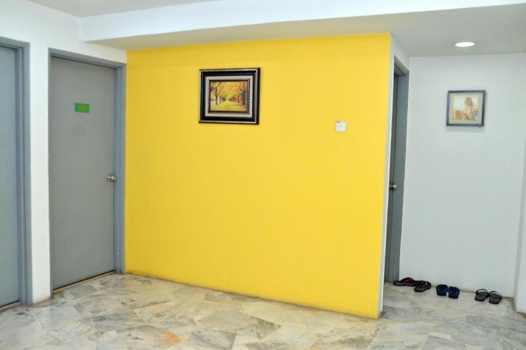 Oyo 89874 Gs Golden Star Hotel Seri Kembangan Exterior photo