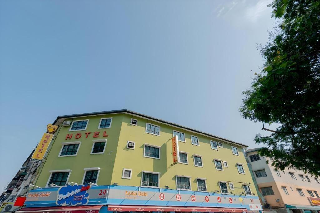 Oyo 89874 Gs Golden Star Hotel Seri Kembangan Exterior photo