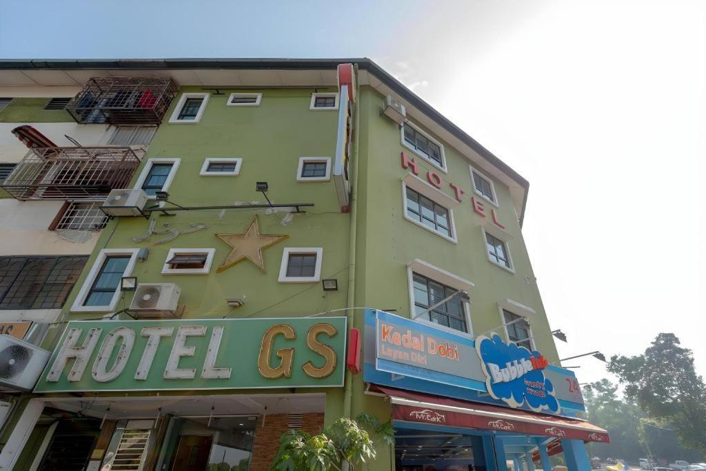 Oyo 89874 Gs Golden Star Hotel Seri Kembangan Exterior photo