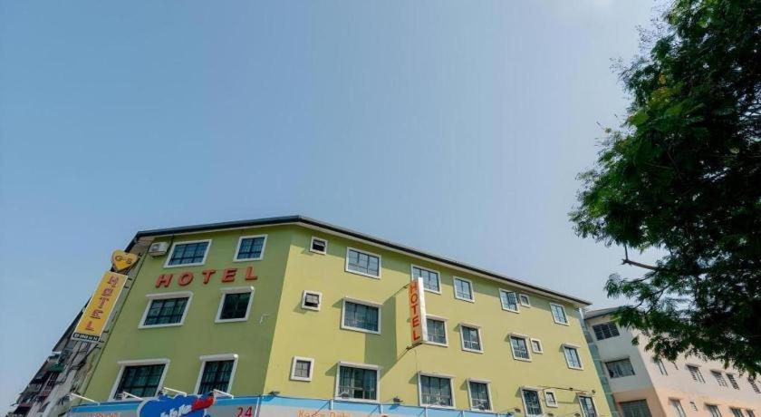 Oyo 89874 Gs Golden Star Hotel Seri Kembangan Exterior photo