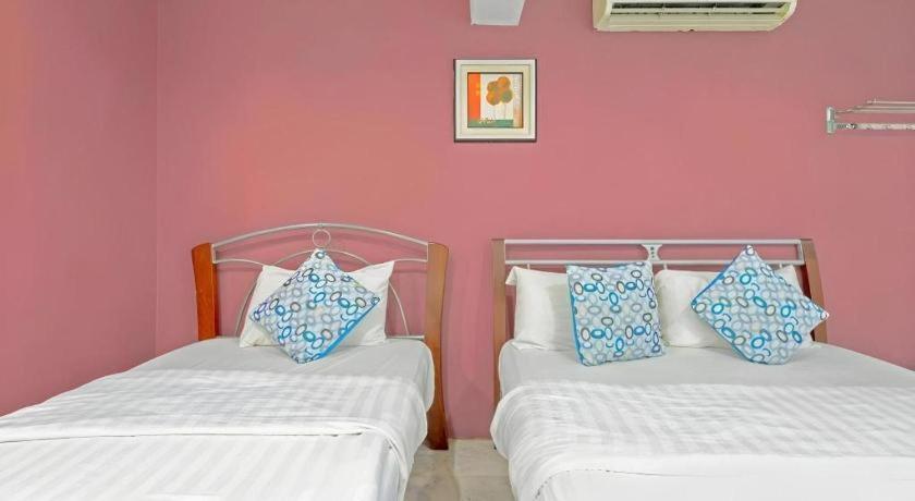 Oyo 89874 Gs Golden Star Hotel Seri Kembangan Exterior photo